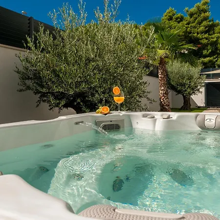 Rafaela Delux Dubrovnik * Slano