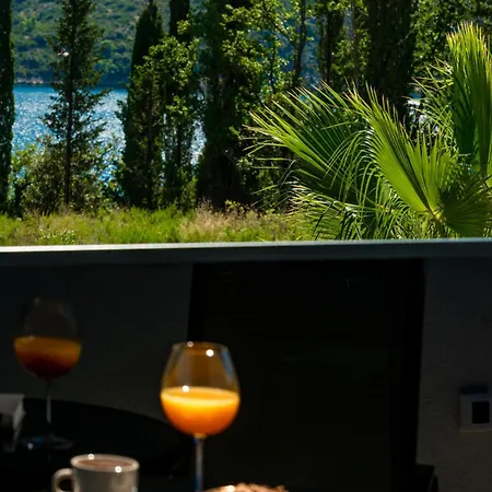 Rafaela Delux Dubrovnik * Slano